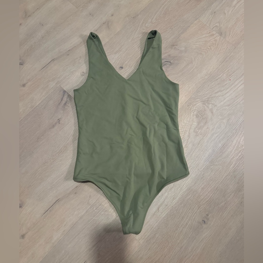 Size medium Abercrombie & Fitch Soft A&F collection green bodysuit almost new
